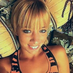 Meet your Posher, Living as